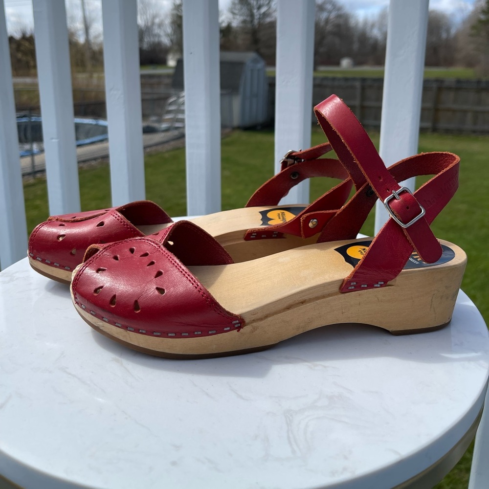 Swedish Hasbeens Red Wooden Open Toe Sandals Clogs Size 38 / 8